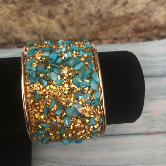 Crushed Stone Statement Cuff Bracelets - Picture 2 of 3